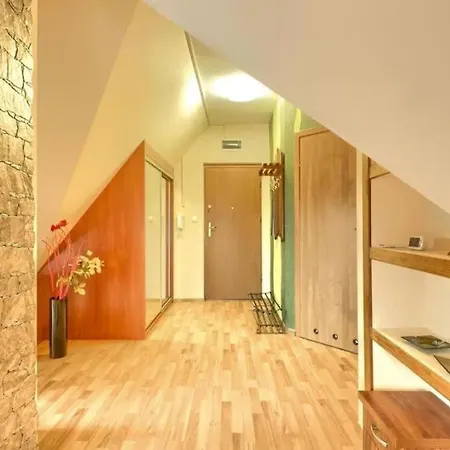 3 Bedroom - 12 People - Pod Skocznia Apartment *